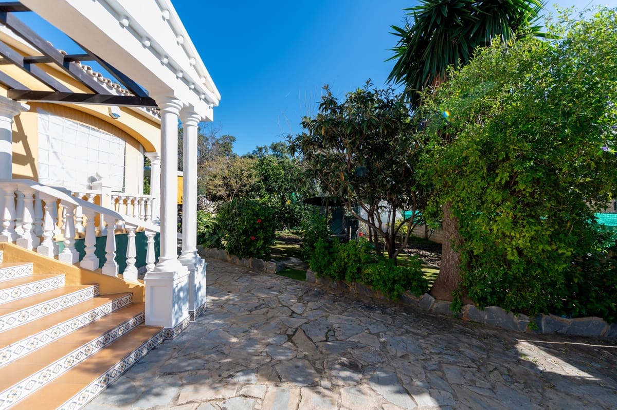 Chalet de 4 habitaciones en Marbella en venta con piscina garaje - 1.300.000 € (Ref: 9487165)