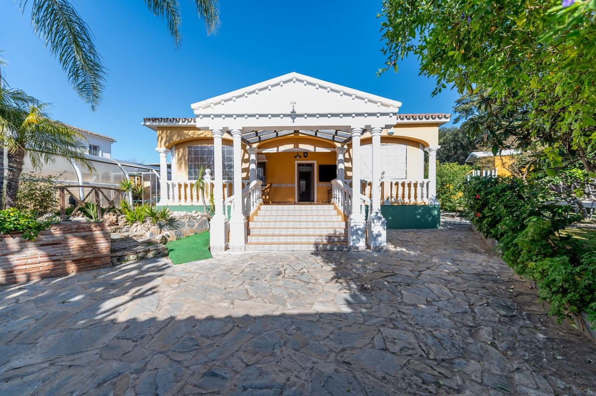 Chalet de 4 habitaciones en Marbella en venta con piscina garaje - 1.300.000 € (Ref: 9487165)