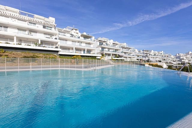 3 bedroom Flat for sale in Cancelada, Estepona with pool - € 595,000 (Ref: 9489724)