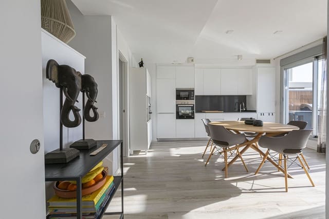 3 bedroom Flat for sale in Cancelada, Estepona with pool - € 595,000 (Ref: 9489724)