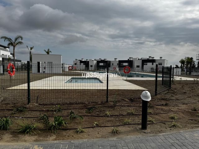 3 makuuhuone Asunto myytävänä paikassa Buenas Noches, Estepona mukana uima-altaan 
autotalli - 395 000 € (Ref: 9489726)