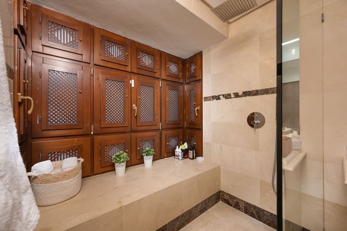 3 slaapkamer Flat te koop in Marbella met zwembad garage - € 1.550.000 (Ref: 9489735)