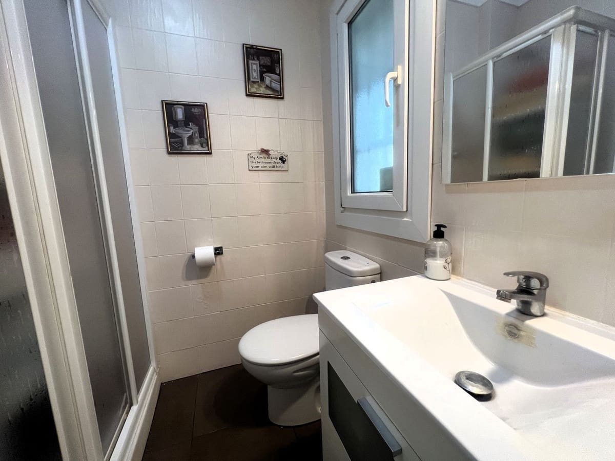 2 bedroom Flat for sale in El Paraiso with pool - € 358,000 (Ref: 9489736)