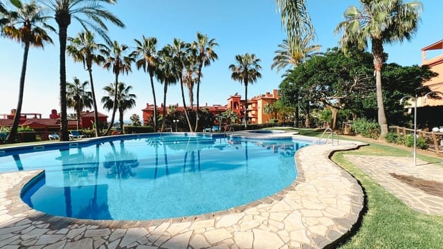 2 soveværelse Lejlighed til salg i La Reserva, Marbella med swimmingpool garage - € 299.000 (Ref: 9489832)