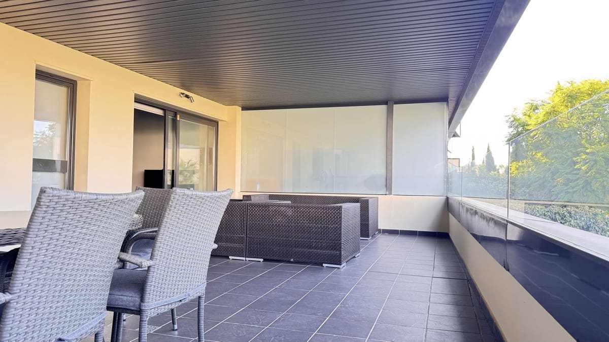 2 soverom Leilighet til salgs i Estepona med svømmebasseng garasje - € 465 000 (Ref: 9489833)