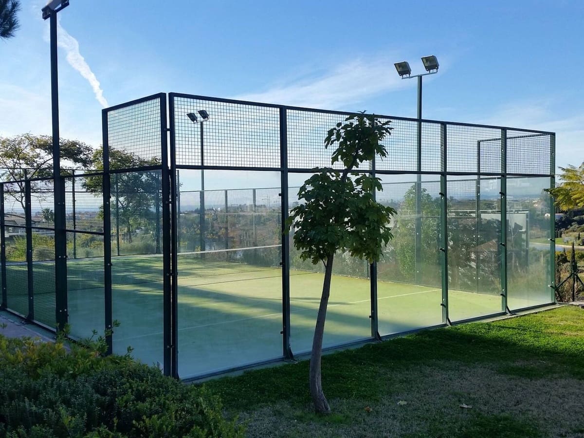 2 soverom Leilighet til salgs i Estepona med svømmebasseng garasje - € 465 000 (Ref: 9489833)