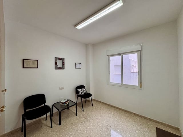 Piso de 3 habitaciones en Estepona Pueblo, Estepona en venta con garaje - 439.000 € (Ref: 9489836)