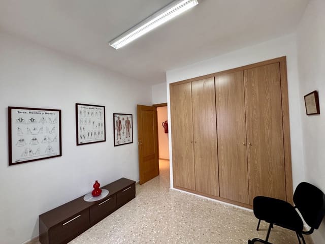 Piso de 3 habitaciones en Estepona Pueblo, Estepona en venta con garaje - 439.000 € (Ref: 9489836)