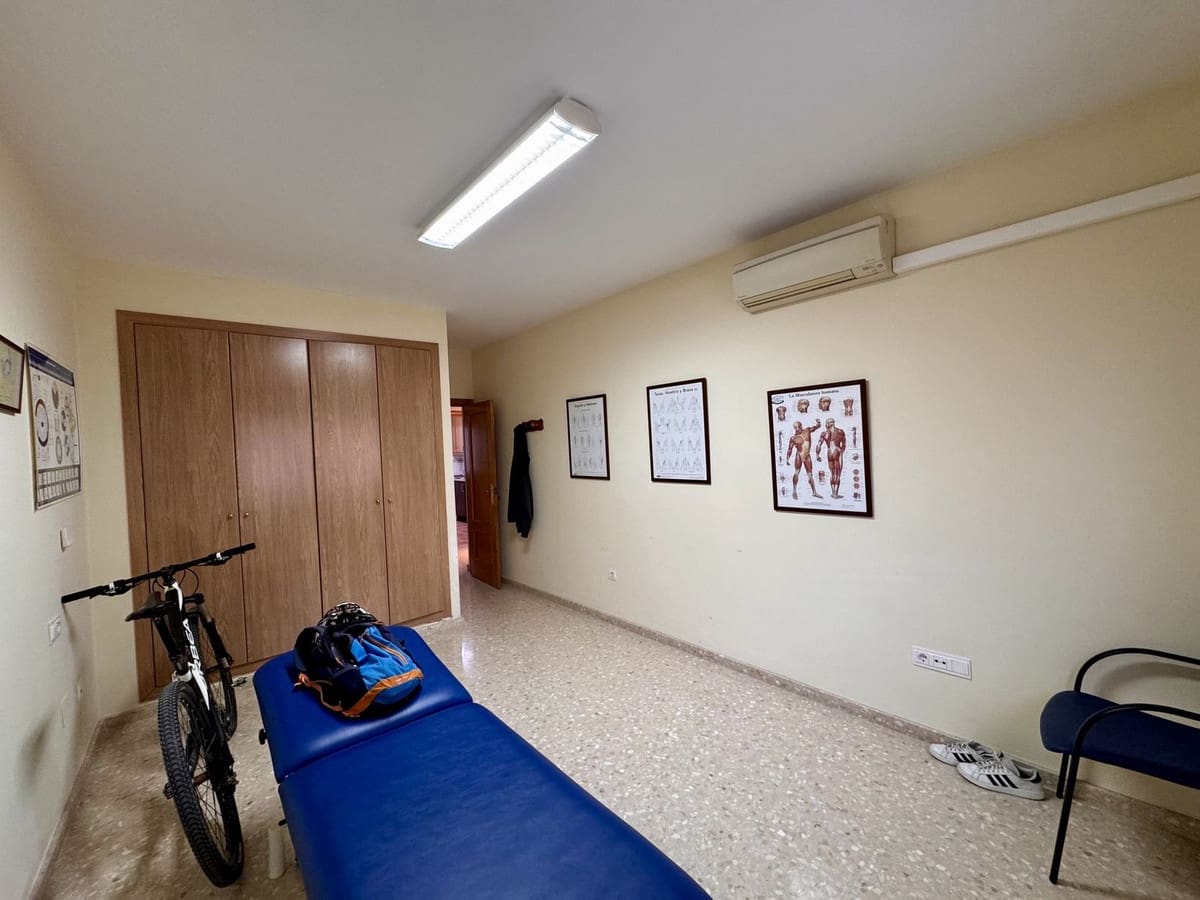 Piso de 3 habitaciones en Estepona en venta con garaje - 439.000 € (Ref: 9489836)