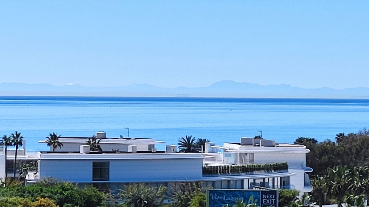 Piso de 2 habitaciones en Estepona en venta con piscina garaje - 589.000 € (Ref: 9489840)