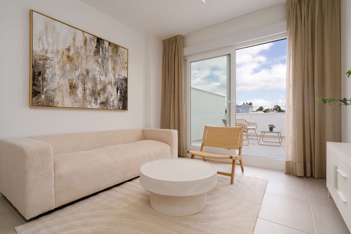 2 bedroom Flat for sale in Estepona with pool - € 420,000 (Ref: 9489841)