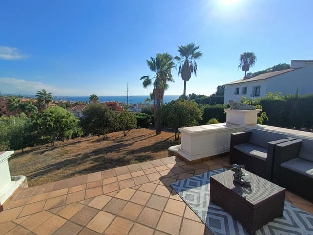 3 soverom Villa til salgs i Centro, Estepona med garasje - € 1 095 000 (Ref: 9491607)