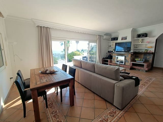 3 soverom Villa til salgs i Centro, Estepona med garasje - € 1 095 000 (Ref: 9491607)