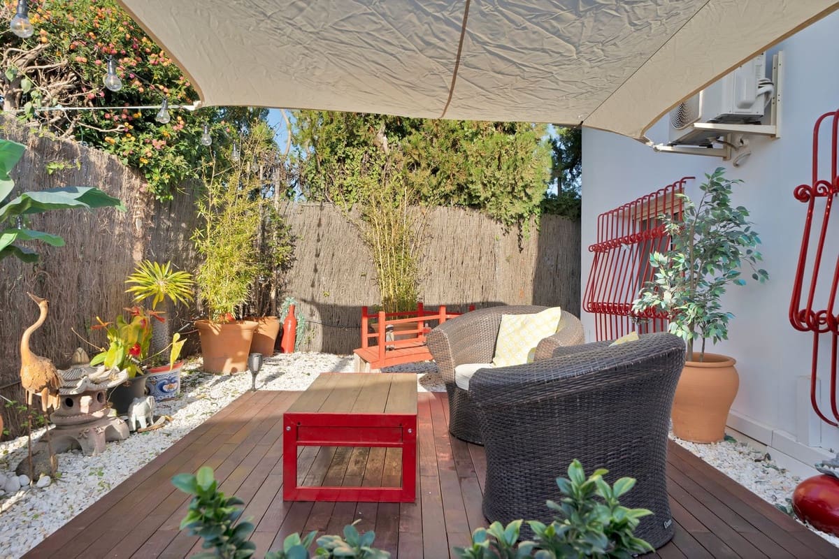 4 sypialnia Willa na sprzedaż w Marbella z basenem garażem - 1 400 000 € (Ref: 9491707)