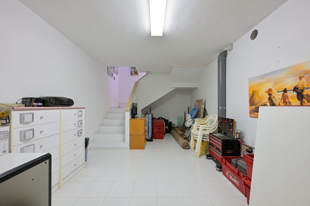 5 bedroom Villa for sale in Marbella with pool garage - € 2,500,000 (Ref: 9491709)