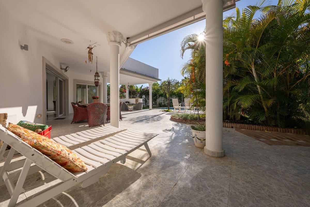 5 bedroom Villa for sale in Marbella with pool garage - € 2,500,000 (Ref: 9491709)