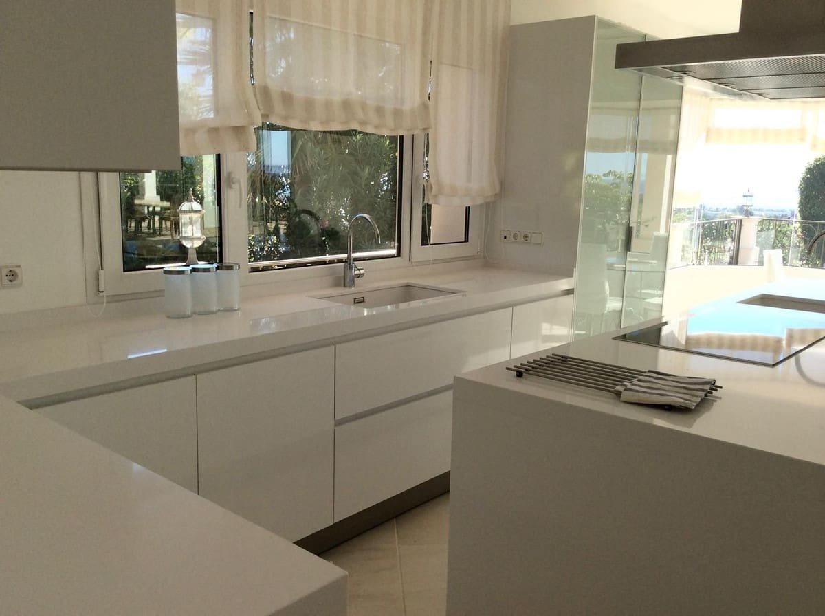 Chalet de 7 habitaciones en Estepona en venta con piscina garaje - 3.995.000 € (Ref: 9491710)