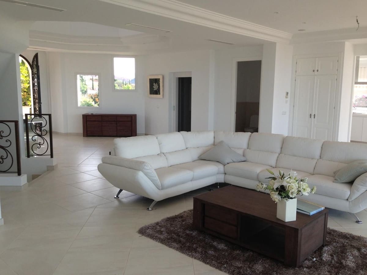 Chalet de 7 habitaciones en Estepona en venta con piscina garaje - 3.995.000 € (Ref: 9491710)