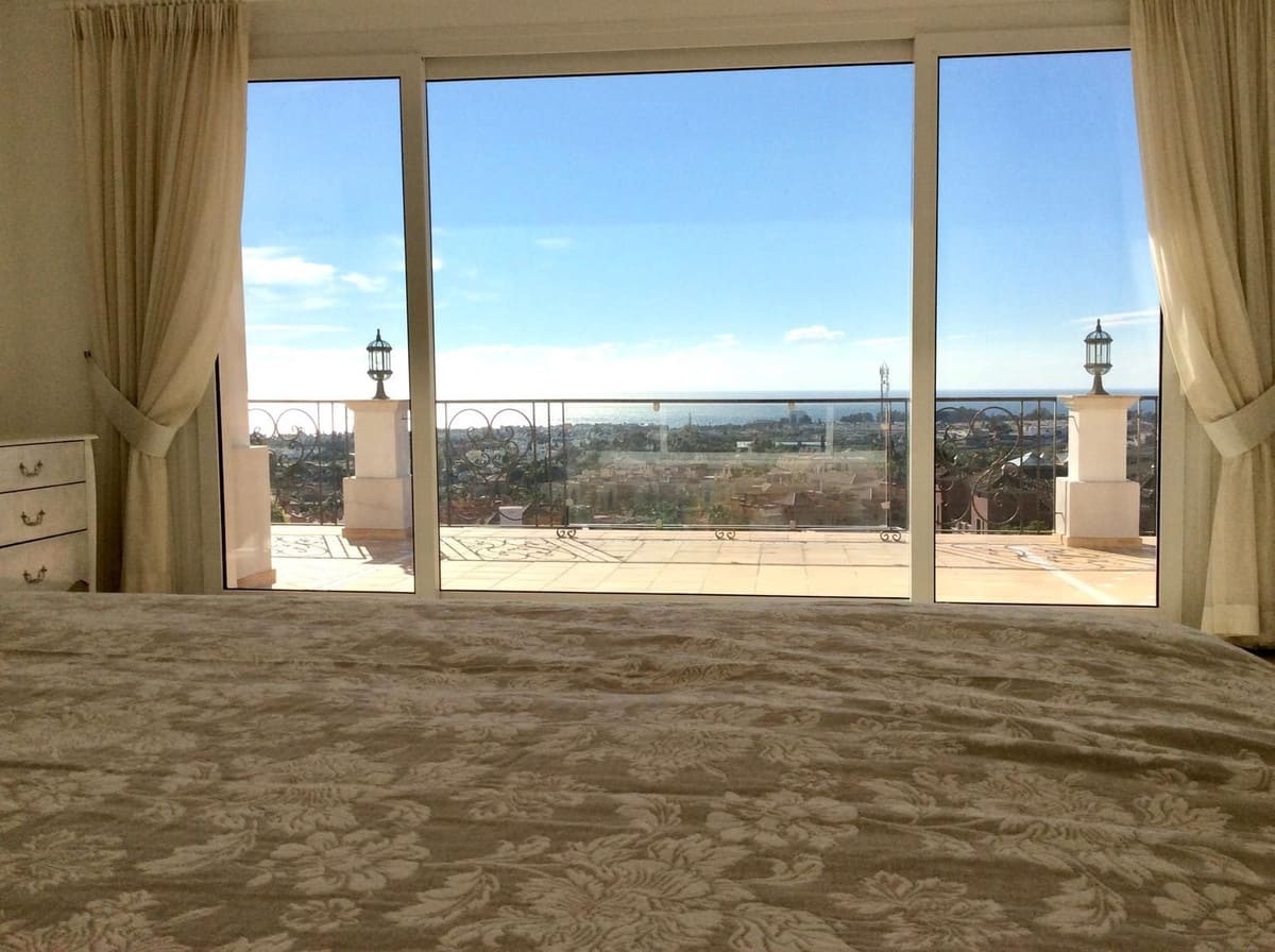 Chalet de 7 habitaciones en Estepona en venta con piscina garaje - 3.995.000 € (Ref: 9491710)