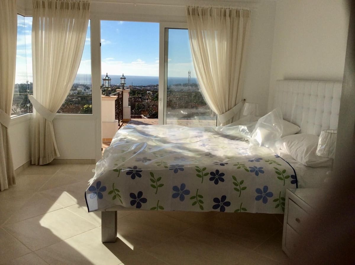 Chalet de 7 habitaciones en Estepona en venta con piscina garaje - 3.995.000 € (Ref: 9491710)