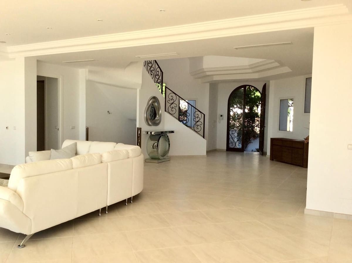 Chalet de 7 habitaciones en Estepona en venta con piscina garaje - 3.995.000 € (Ref: 9491710)