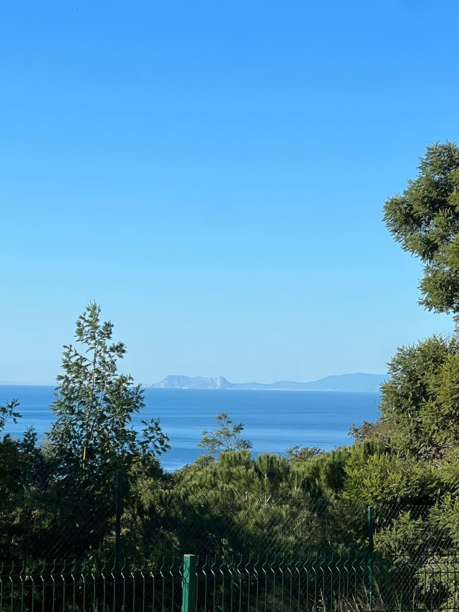 Piso de 2 habitaciones en Ojen en venta con piscina - 920.000 € (Ref: 9500242)