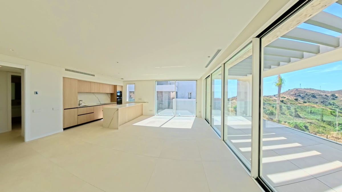 2 bedroom Flat for sale in Ojen with pool - € 960,000 (Ref: 9500242)