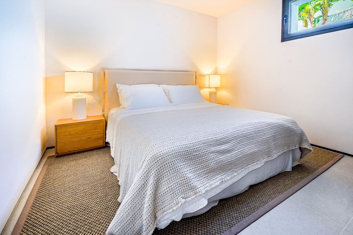 5 bedroom Villa for sale in Marbella with pool - € 3,150,000 (Ref: 9500243)