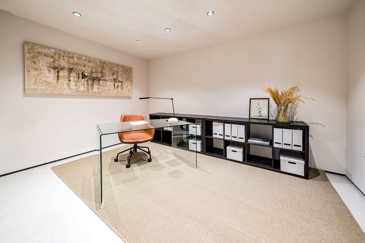 5 bedroom Villa for sale in Marbella with pool - € 3,150,000 (Ref: 9500243)