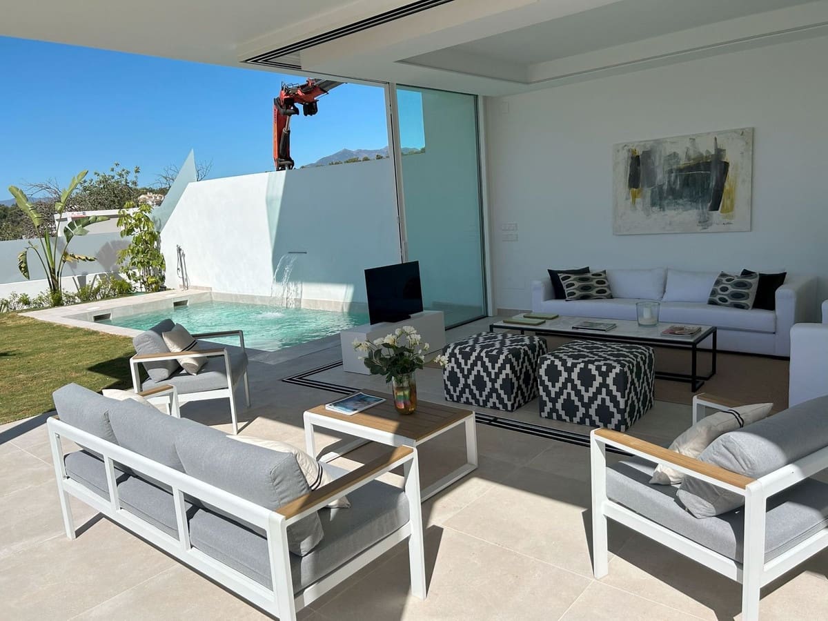 3 soveværelse Villa til salg i Marbella med swimmingpool garage - € 1.950.000 (Ref: 9500247)