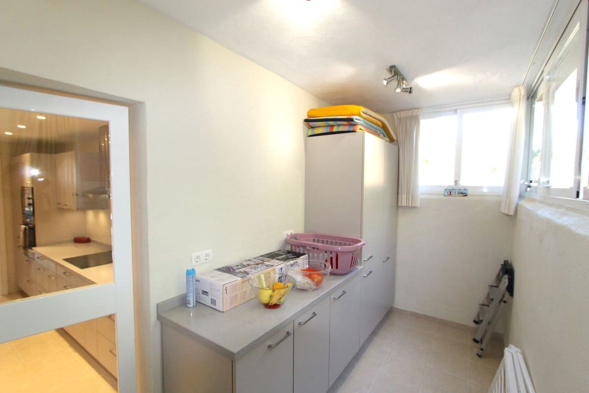 3 soveværelse Lejlighed til salg i Marbella med swimmingpool garage - € 535.000 (Ref: 9500248)