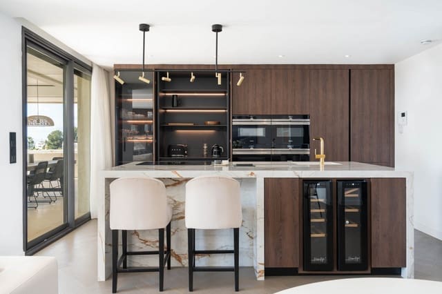 3 soverom Leilighet til salgs i Las Brisas, Marbella med svømmebasseng garasje - € 2 495 000 (Ref: 9500249)