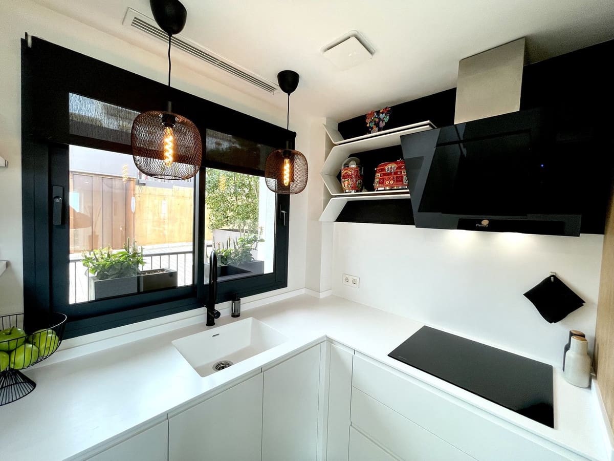 3 soveværelse Villa til salg i Marbella med swimmingpool garage - € 1.650.000 (Ref: 9500250)