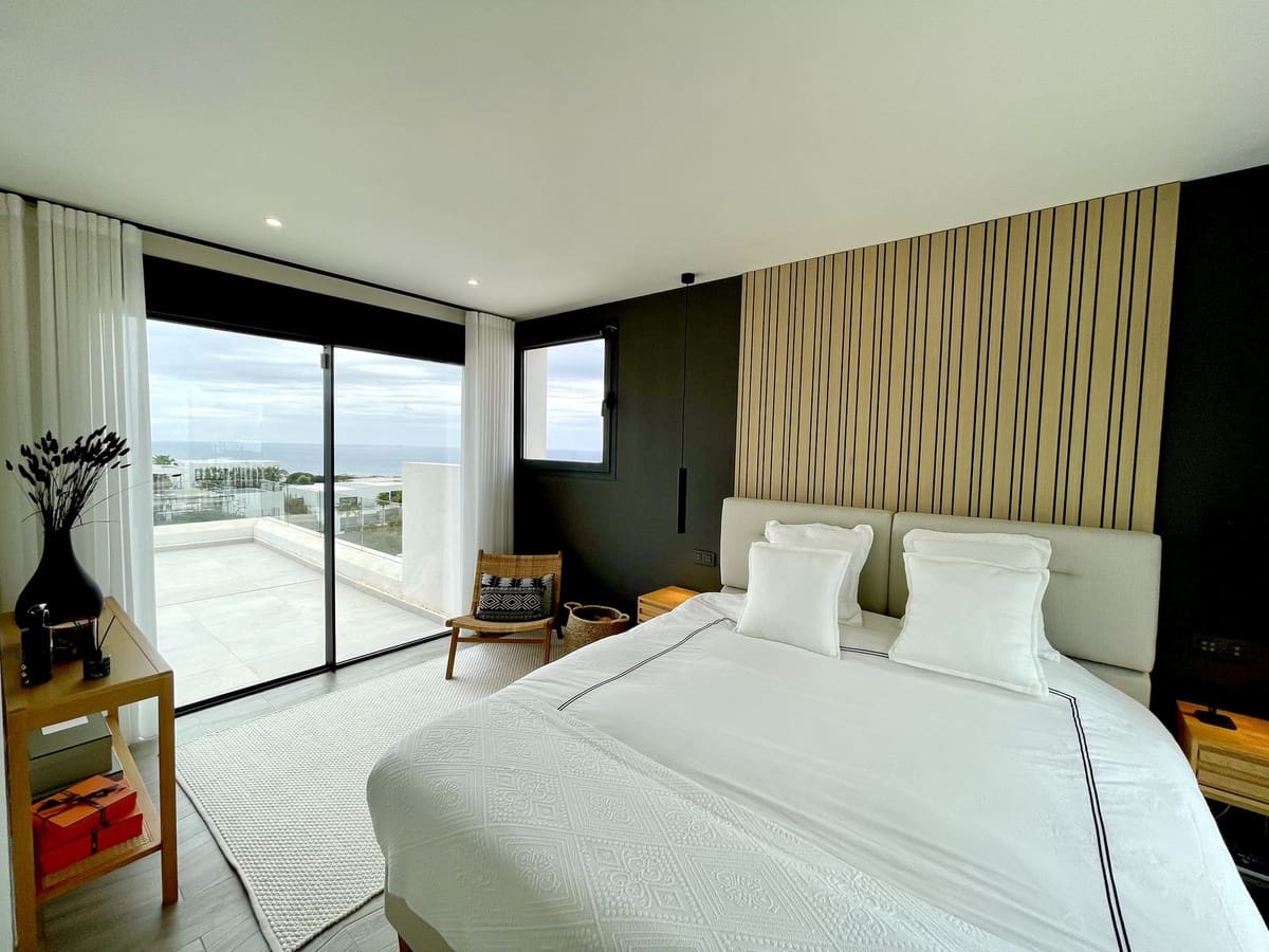 3 soveværelse Villa til salg i Marbella med swimmingpool garage - € 1.650.000 (Ref: 9500250)