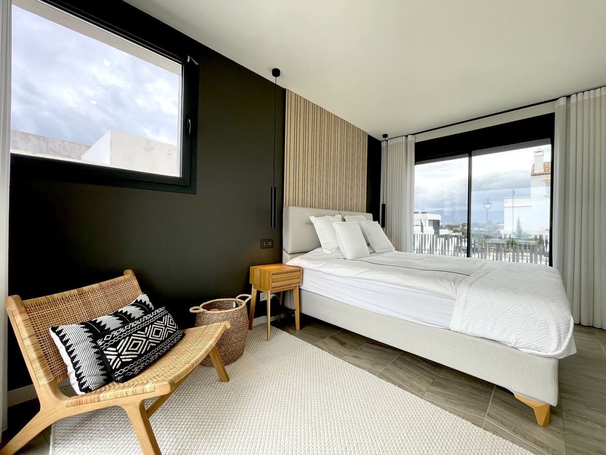 3 soveværelse Villa til salg i Marbella med swimmingpool garage - € 1.650.000 (Ref: 9500250)