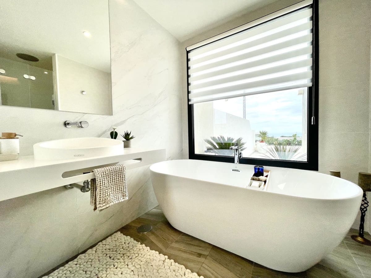 3 soveværelse Villa til salg i Marbella med swimmingpool garage - € 1.650.000 (Ref: 9500250)