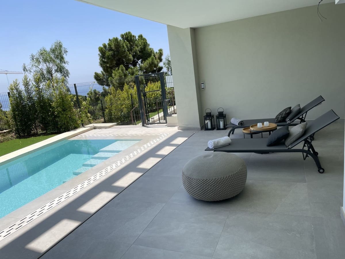 3 soveværelse Villa til salg i Marbella med swimmingpool garage - € 1.650.000 (Ref: 9500250)
