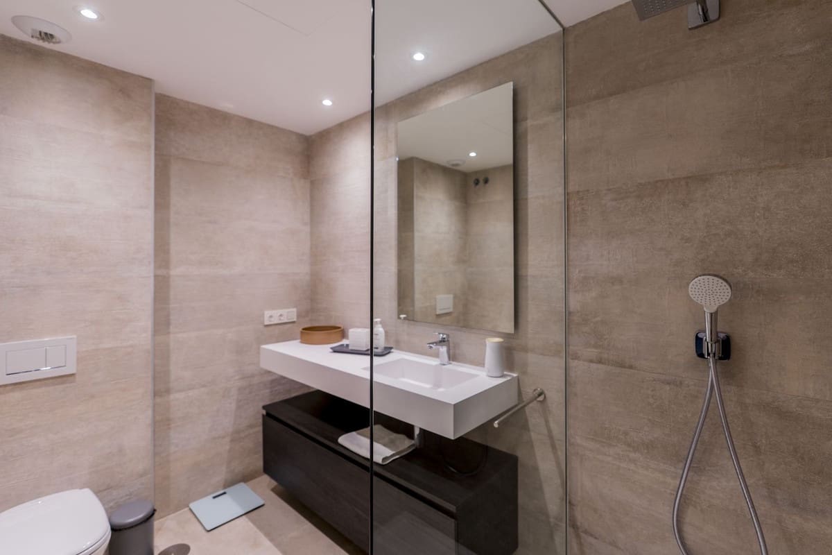 2 bedroom Flat for sale in Estepona with pool garage - € 559,000 (Ref: 9500251)