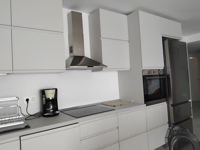 2 soverom Leilighet til salgs i Puerto Banus, Marbella med garasje - € 649 000 (Ref: 9500255)