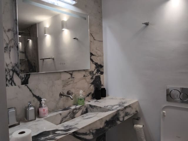 2 soverom Leilighet til salgs i Puerto Banus, Marbella med garasje - € 649 000 (Ref: 9500255)