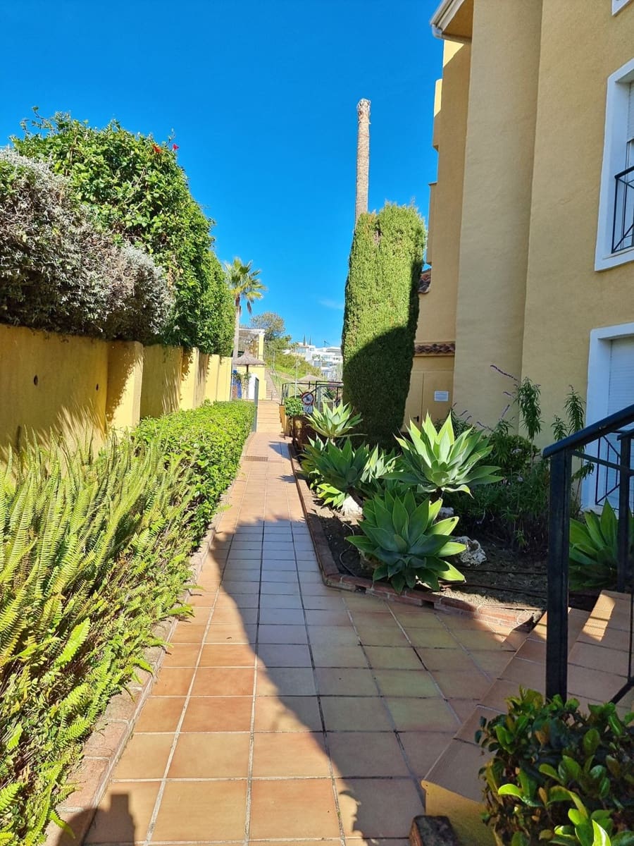 3 soverom Leilighet til salgs i Estepona med svømmebasseng garasje - € 630 000 (Ref: 9500256)