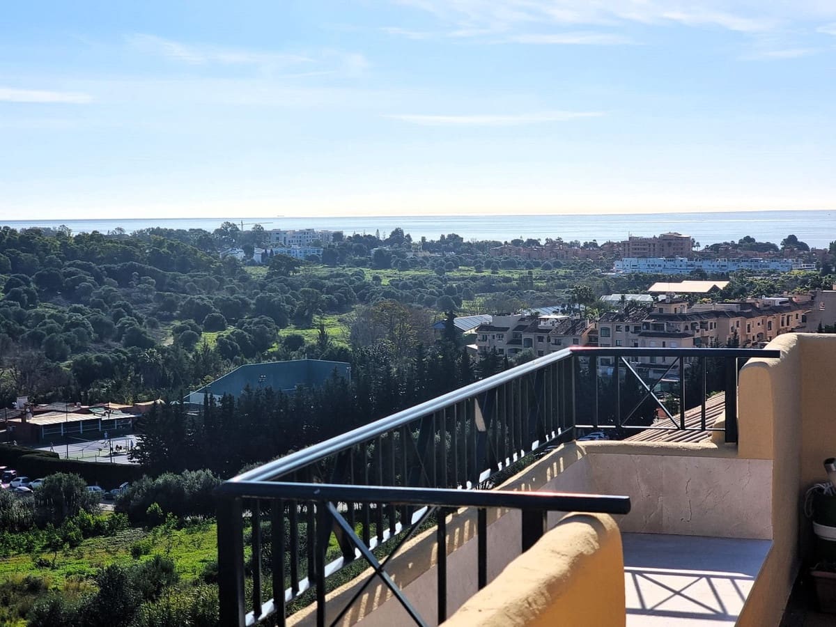 3 soverom Leilighet til salgs i Estepona med svømmebasseng garasje - € 630 000 (Ref: 9500256)