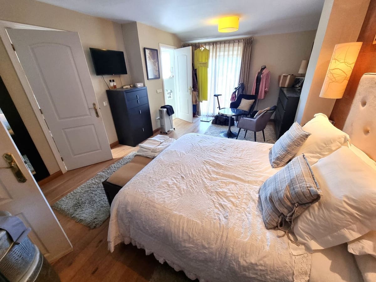 3 soverom Leilighet til salgs i Estepona med svømmebasseng garasje - € 630 000 (Ref: 9500256)