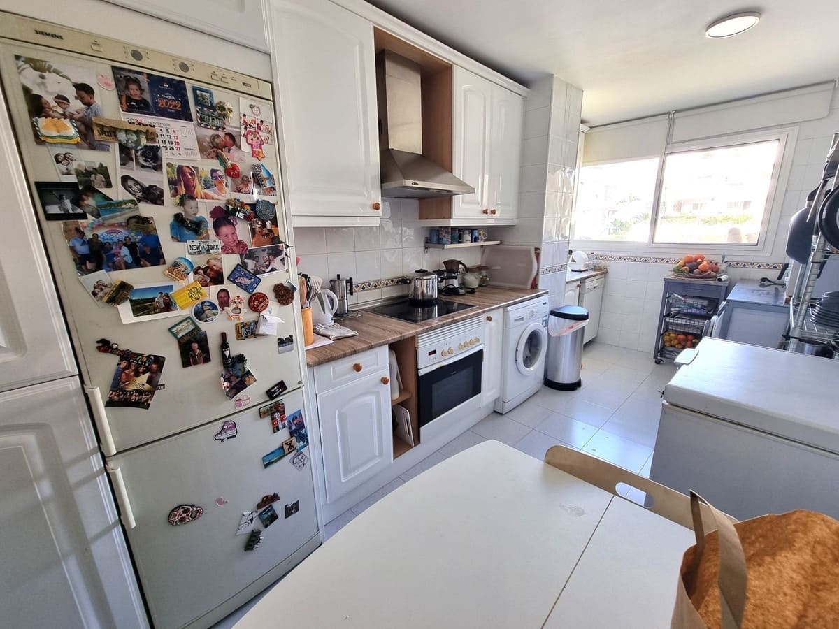 3 soverom Leilighet til salgs i Estepona med svømmebasseng garasje - € 630 000 (Ref: 9500256)