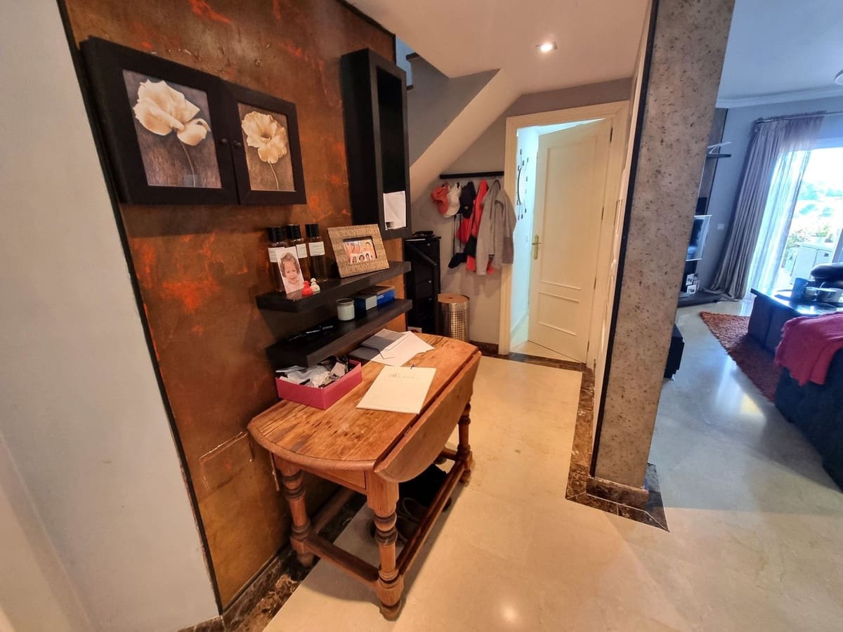 3 soverom Leilighet til salgs i Estepona med svømmebasseng garasje - € 630 000 (Ref: 9500256)