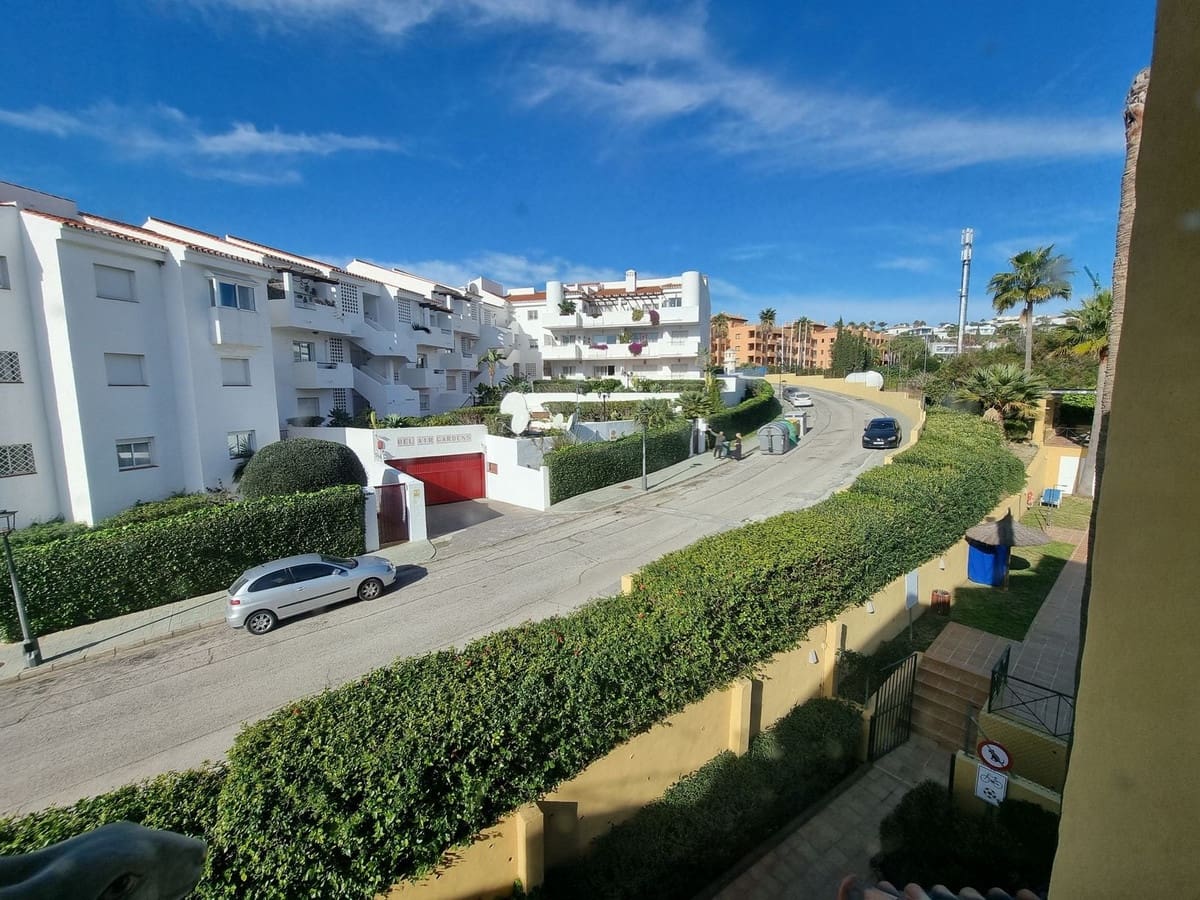 3 soverom Leilighet til salgs i Estepona med svømmebasseng garasje - € 630 000 (Ref: 9500256)