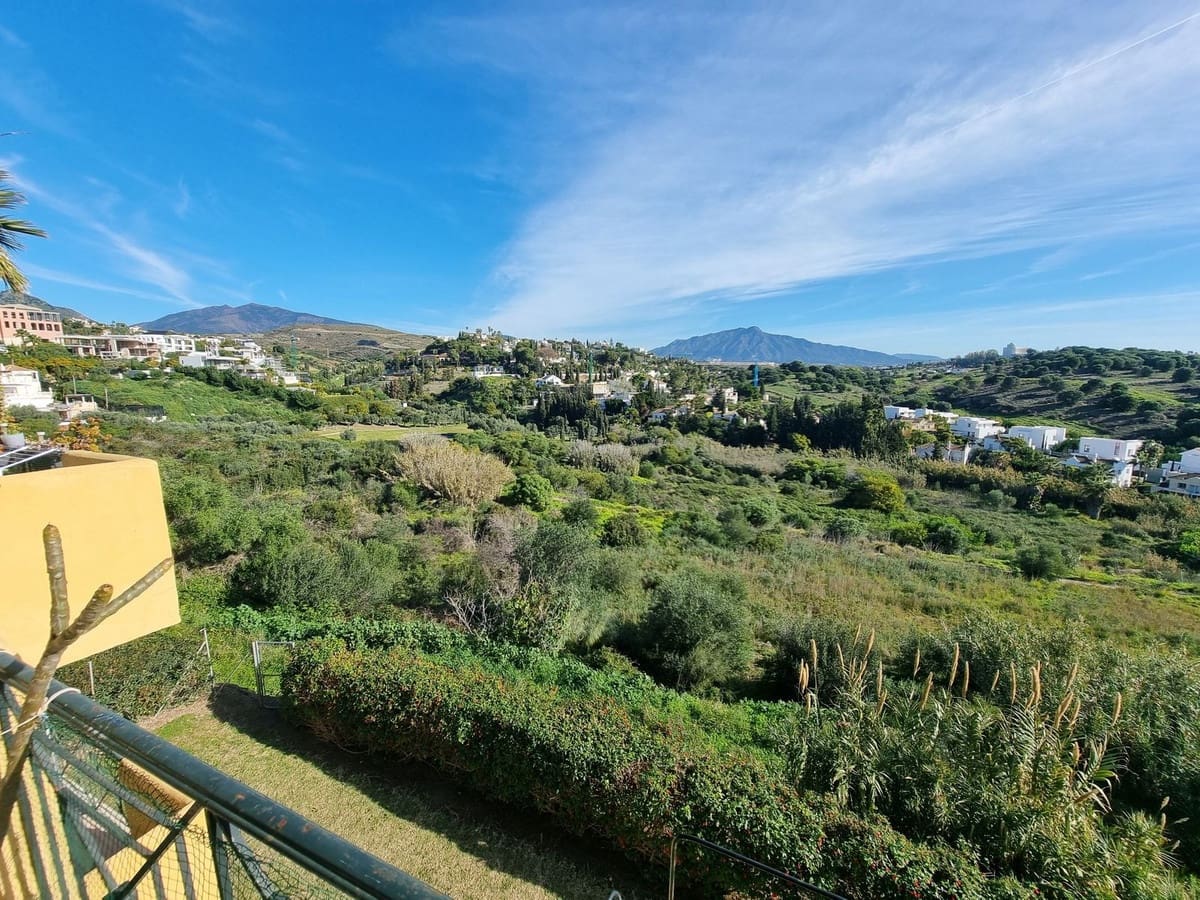 3 soverom Leilighet til salgs i Estepona med svømmebasseng garasje - € 630 000 (Ref: 9500256)