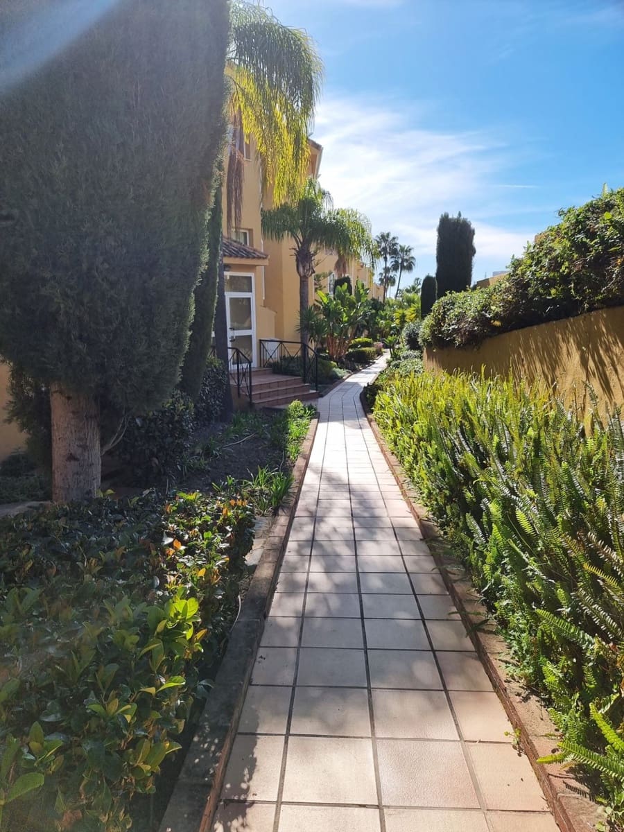 3 soverom Leilighet til salgs i Estepona med svømmebasseng garasje - € 630 000 (Ref: 9500256)