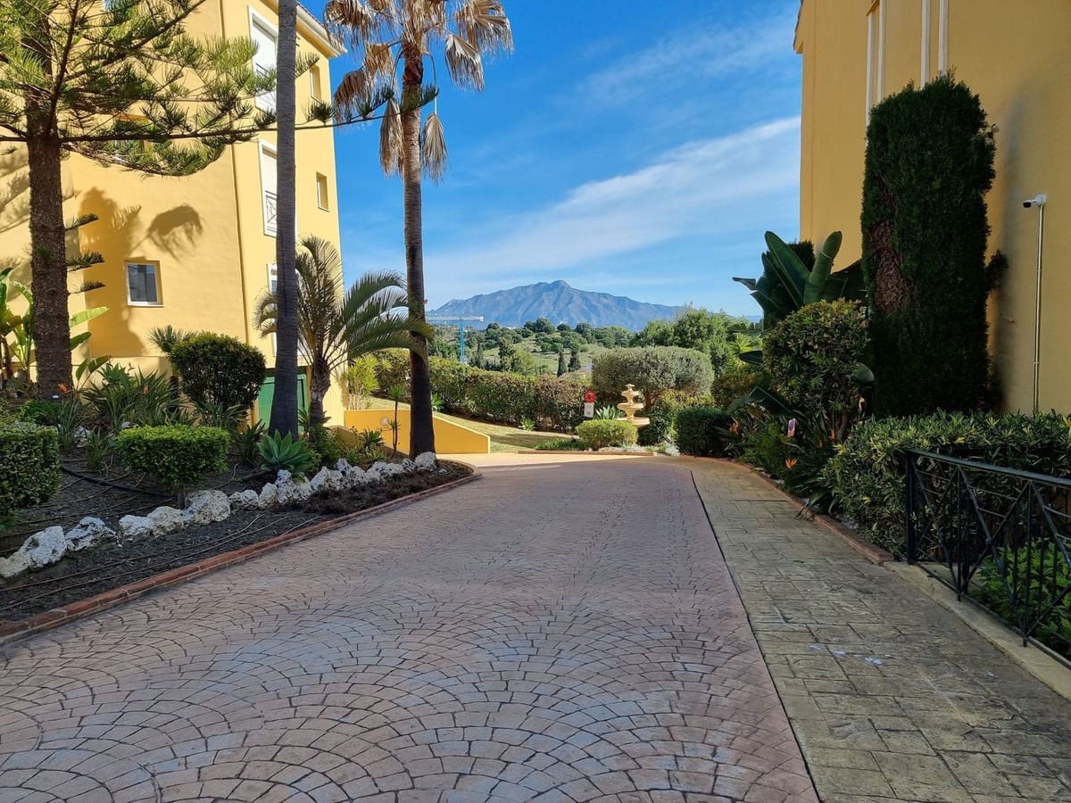 3 soverom Leilighet til salgs i Estepona med svømmebasseng garasje - € 630 000 (Ref: 9500256)