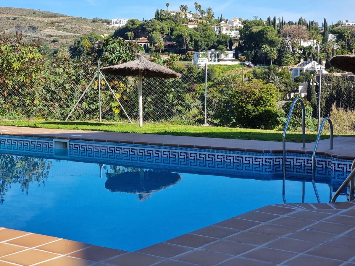 3 soverom Leilighet til salgs i Estepona med svømmebasseng garasje - € 630 000 (Ref: 9500256)